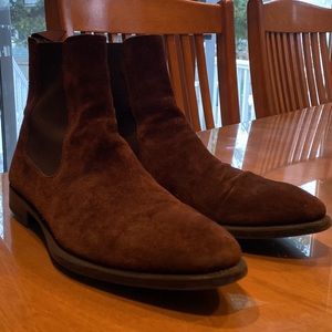 Men’s Magnanni Brown Suede Chelsea Boots! Size 10.5, Great Condition!